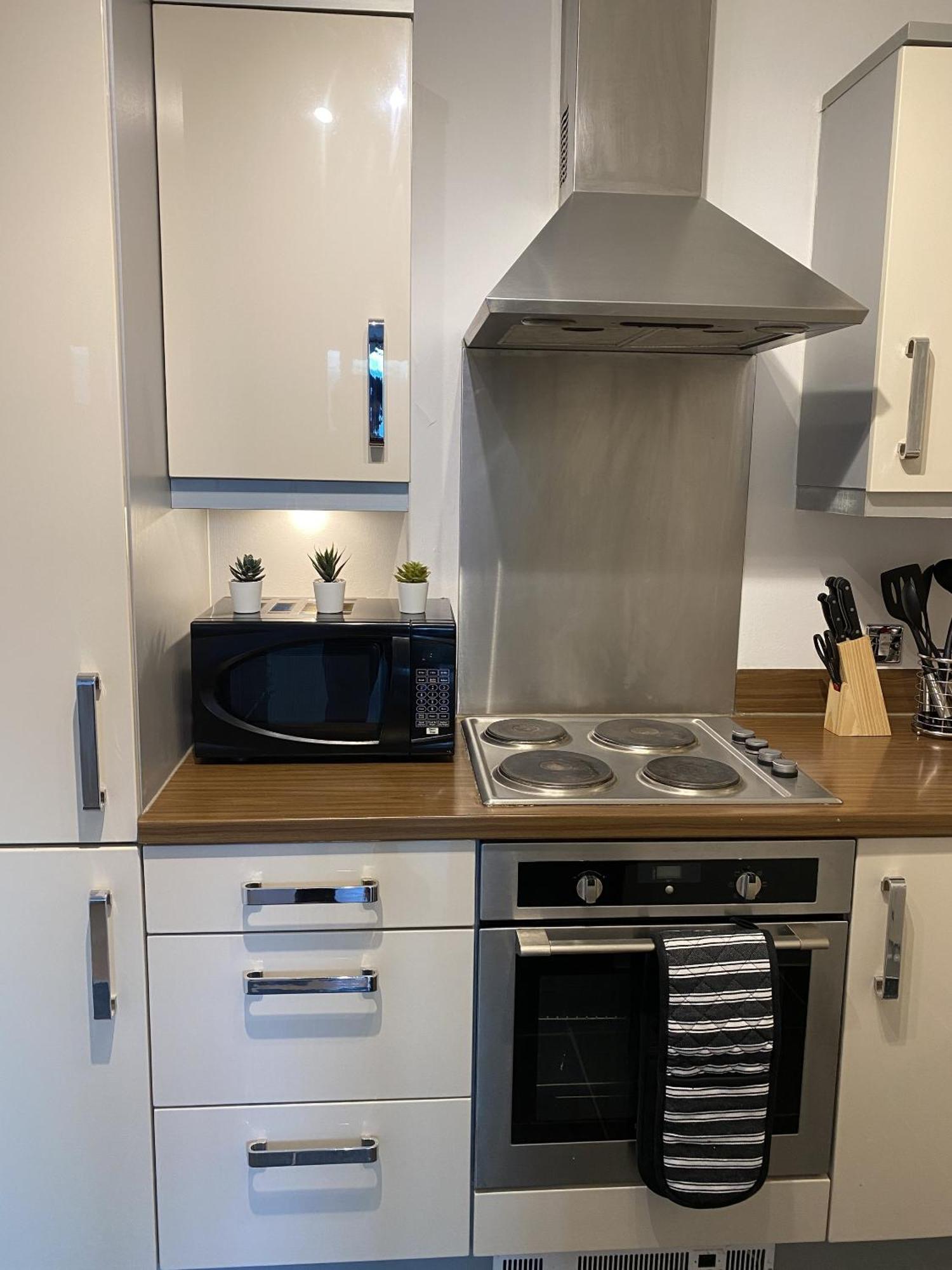 Tailor That Property - Chelsea House Milton Keynes Bilik gambar